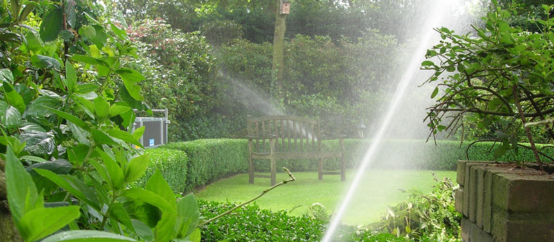 Automatische beregeningsinstallatie voor het computergestuurd beregenen van uw gazon en tuin.